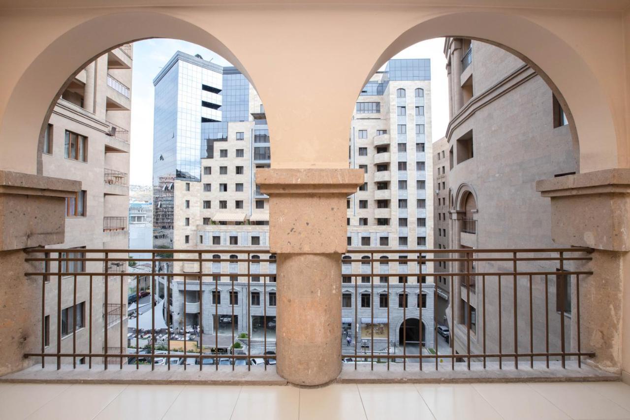 Stay Inn Apartments On Amiryan 4-6 เยเรวาน ภายนอก รูปภาพ