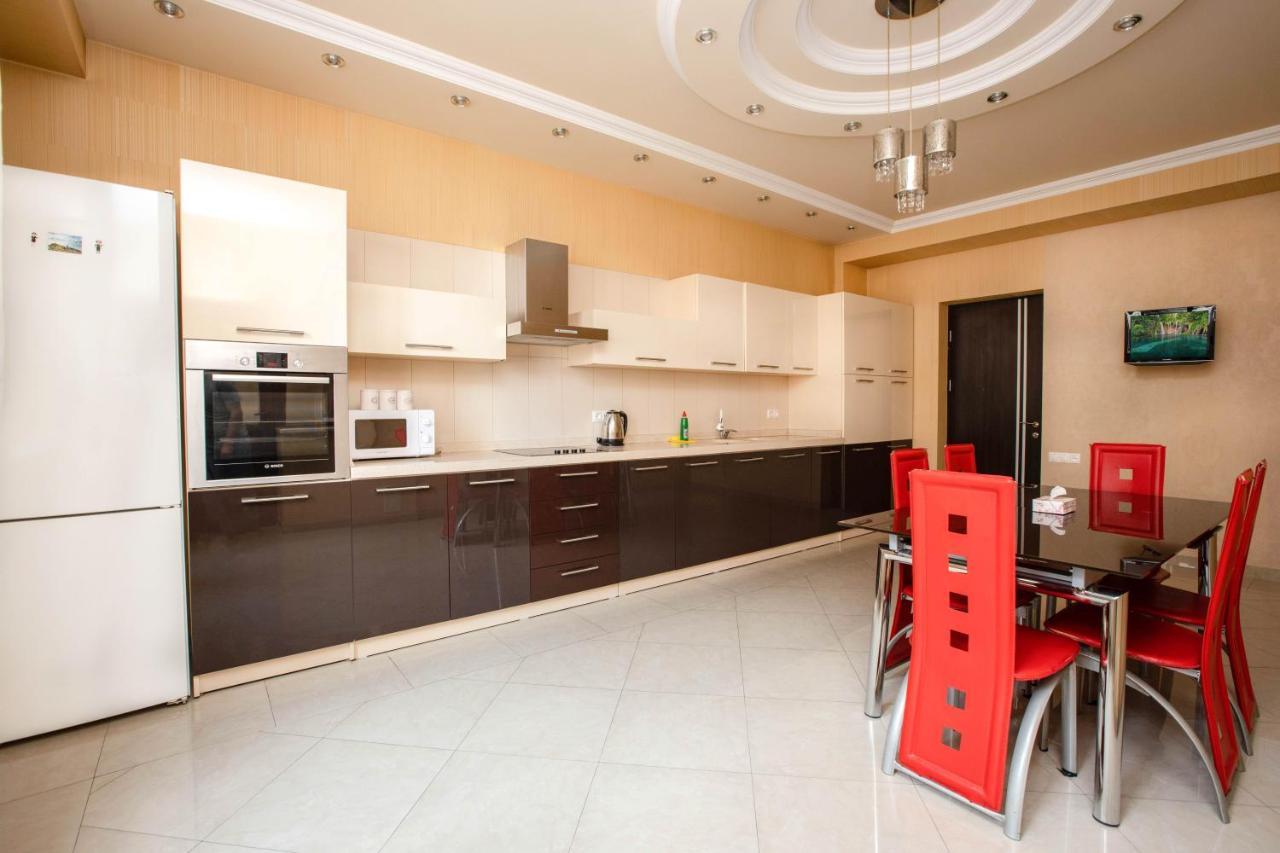 Stay Inn Apartments On Amiryan 4-6 เยเรวาน ภายนอก รูปภาพ