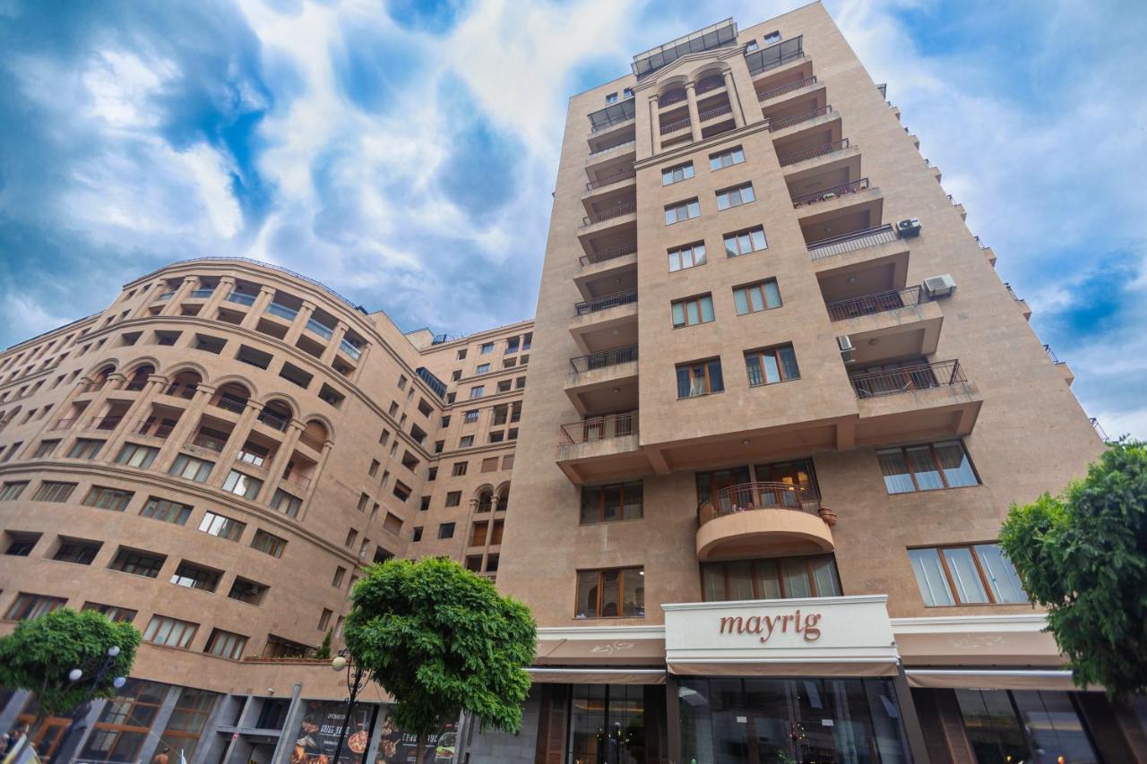Stay Inn Apartments On Amiryan 4-6 เยเรวาน ภายนอก รูปภาพ