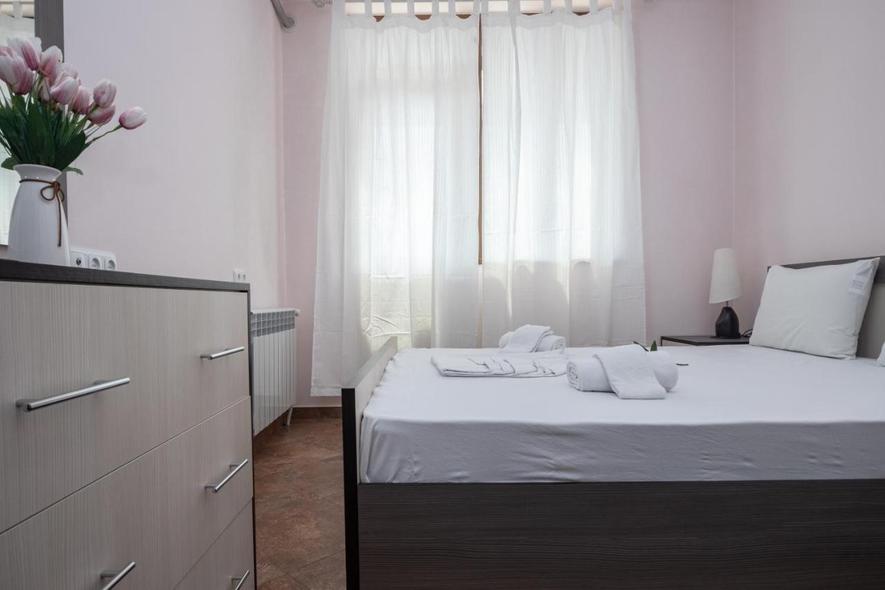 Stay Inn Apartments On Amiryan 4-6 เยเรวาน ภายนอก รูปภาพ