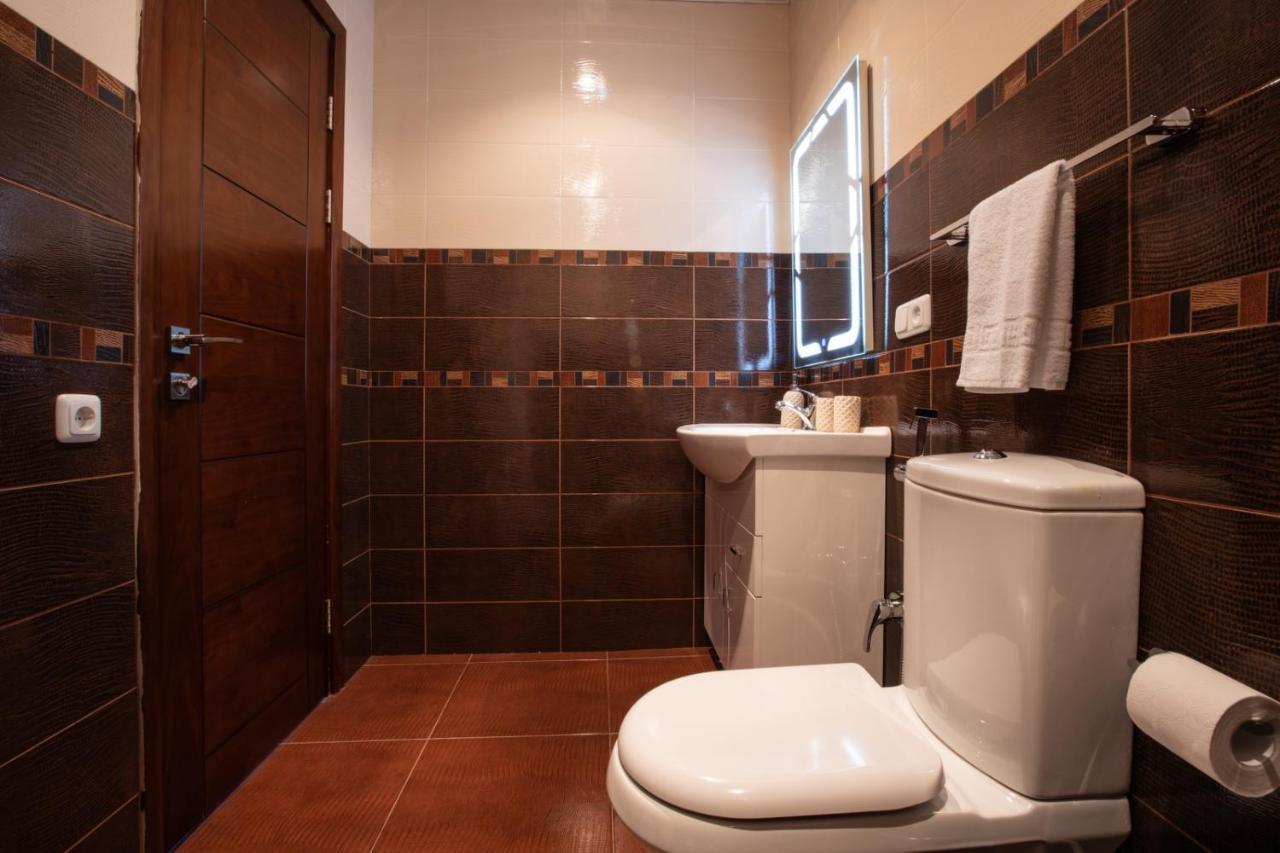 Stay Inn Apartments On Amiryan 4-6 เยเรวาน ภายนอก รูปภาพ
