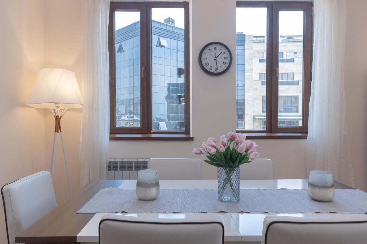 Stay Inn Apartments On Amiryan 4-6 เยเรวาน ภายนอก รูปภาพ