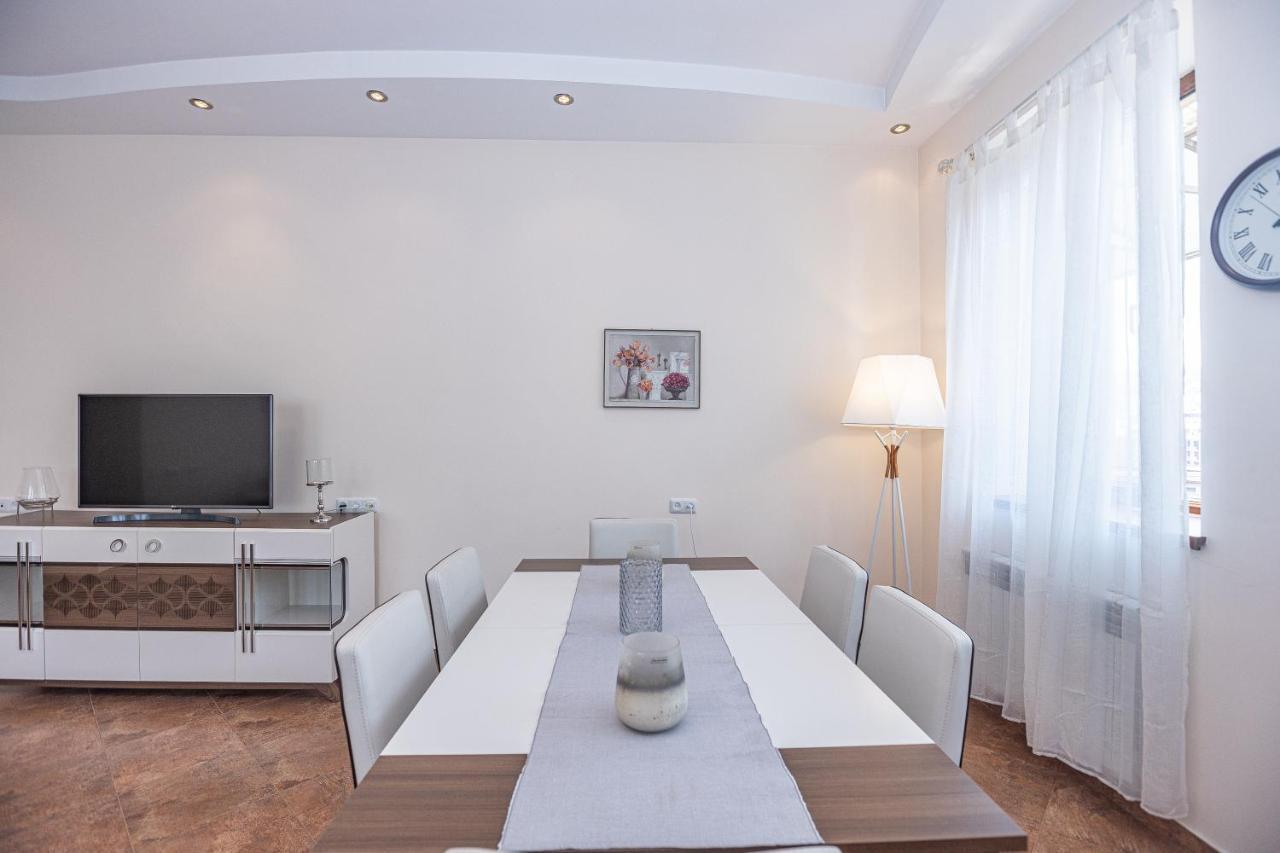 Stay Inn Apartments On Amiryan 4-6 เยเรวาน ภายนอก รูปภาพ