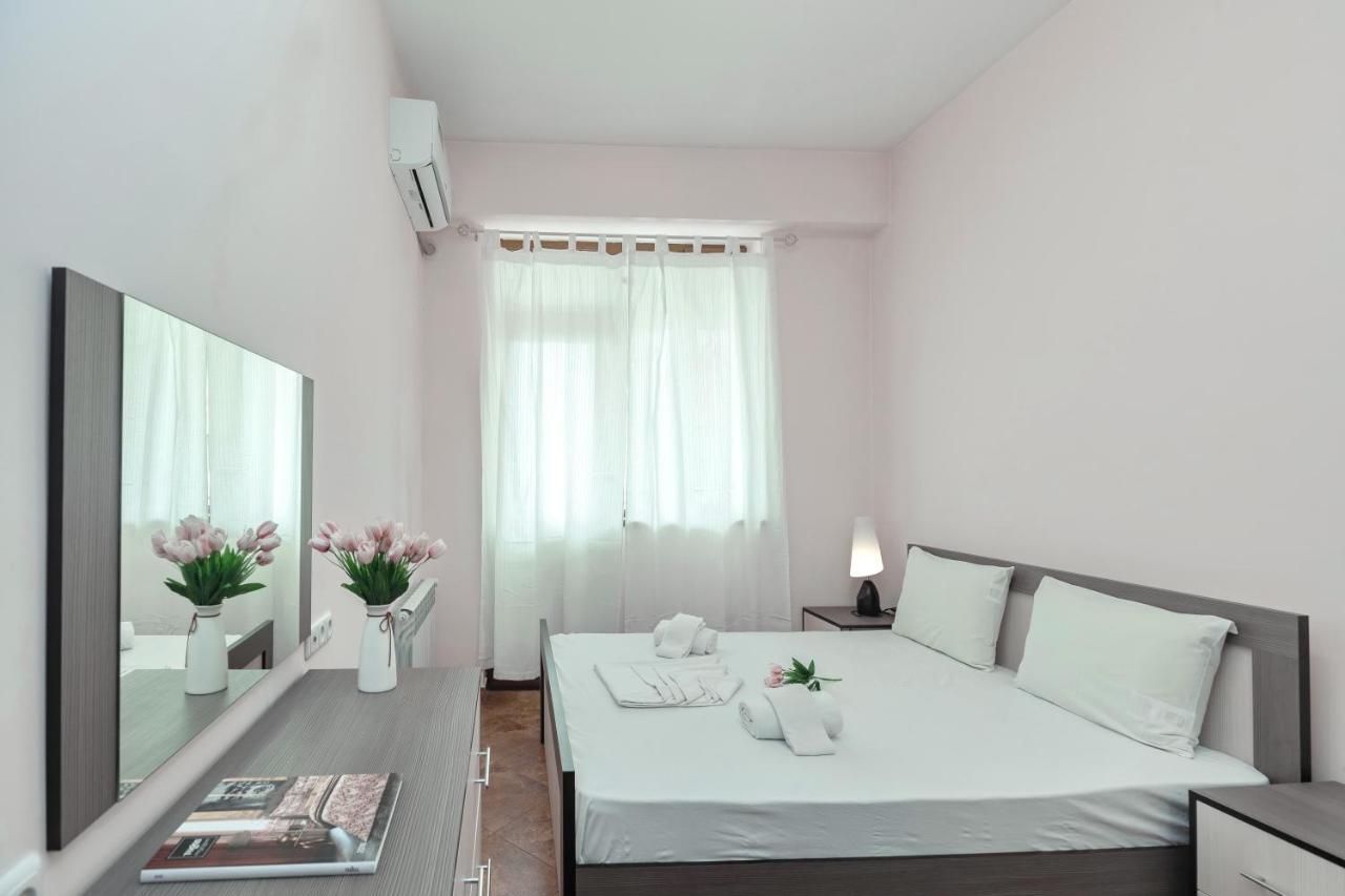Stay Inn Apartments On Amiryan 4-6 เยเรวาน ภายนอก รูปภาพ