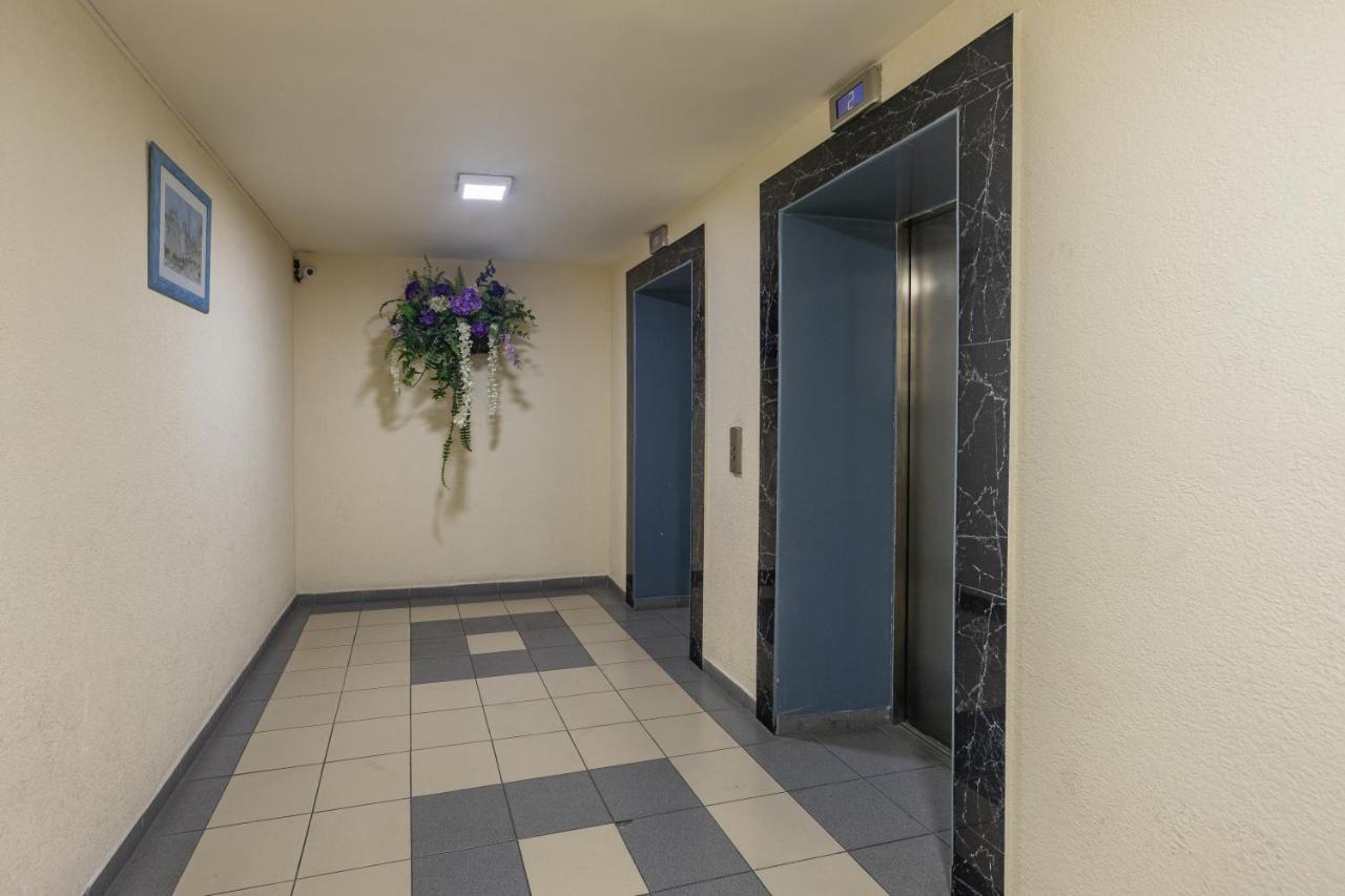 Stay Inn Apartments On Amiryan 4-6 เยเรวาน ภายนอก รูปภาพ