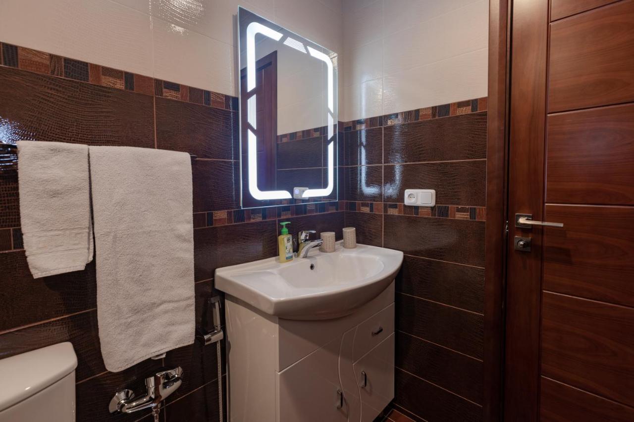 Stay Inn Apartments On Amiryan 4-6 เยเรวาน ภายนอก รูปภาพ